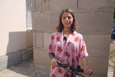 «Моніториш чати, дивишся в небо»: як херсонці щодня добираються на роботу під дронами «Моніториш чати, дивишся в небо»: як херсонці щодня добираються на роботу під дронами