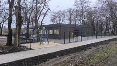 "Дуже нагадує нашу школу, як два роки тому". На Дніпропетровщині запрацювала перша в регіоні модульна школа "Дуже нагадує нашу школу, як два роки тому". На Дніпропетровщині запрацювала перша в регіоні модульна школа