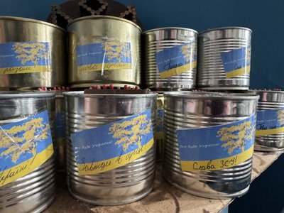 "Мріємо, щоб не було потрібне": родина із Решетилівської громади виготовляє окопні свічки для воїнів "Мріємо, щоб не було потрібне": родина із Решетилівської громади виготовляє окопні свічки для воїнів