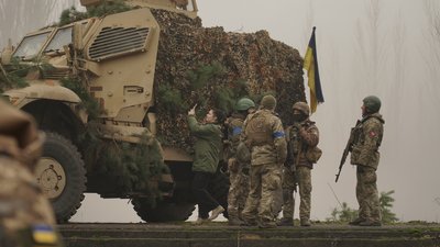 "Ми готові гідно зустріти ворога". Репортаж із військових навчань на Київщині