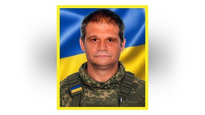 На Чернігівщині попрощалися з сімома захисниками України На Чернігівщині попрощалися з сімома захисниками України