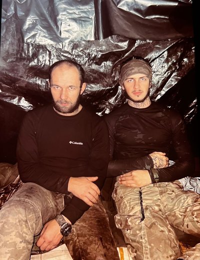 Олексій Федорчук з побратимом на службі у 108 батальйоні бригади "Едельвейс". Олексій Федорчук з побратимом на службі у 108 батальйоні бригади "Едельвейс".