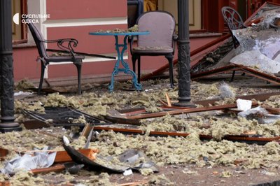 "Це — наше місто, це — наше серце": одесити розповіли про вчорашню атаку РФ та вийшли на пікет "Це — наше місто, це — наше серце": одесити розповіли про вчорашню атаку РФ та вийшли на пікет