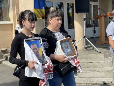 Був зниклим безвісти: на Черкащині попрощались з полеглим захисником Був зниклим безвісти: на Черкащині попрощались з полеглим захисником