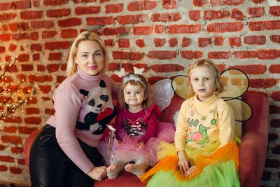 "З дитинства хотіла дарувати тепло дітям". Родина на Дніпропетровщині виховує 10 дітей "З дитинства хотіла дарувати тепло дітям". Родина на Дніпропетровщині виховує 10 дітей