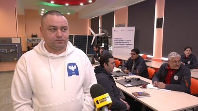 "На майбутнє це буде корисно": у Чернігові безплатно навчають на електромонтерів та чому люди опановують цю професію "На майбутнє це буде корисно": у Чернігові безплатно навчають на електромонтерів та чому люди опановують цю професію