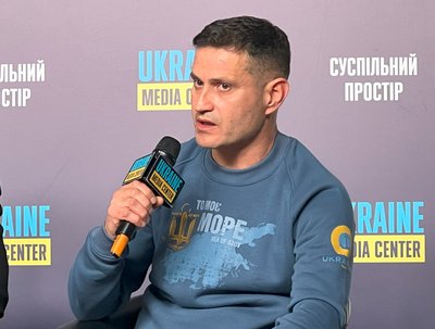 Ukrayinada Qırım sakinlerine aqlarını qorçalamaq içün "Qırımda cenk cinayetleri" leyhası başlatıldı Ukrayinada Qırım sakinlerine aqlarını qorçalamaq içün "Qırımda cenk cinayetleri" leyhası başlatıldı