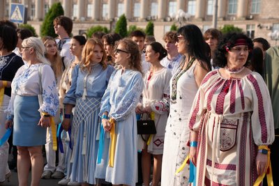 "Марш подяки": фоторепортаж з ходи випускників у Черкасах "Марш подяки": фоторепортаж з ходи випускників у Черкасах