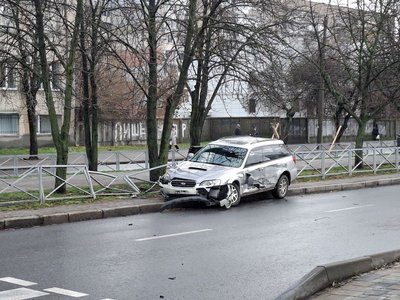 Пошкодили паркан на бульварі Шевченка: у Черкасах трапилася ДТП
