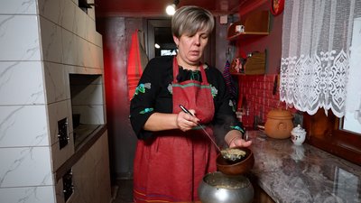 "Кулінарний спадок": як у селі Сварині на Рівненщині готують давню козацьку страву