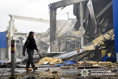 Армія РФ атакувала заклад торговельної мережі «Метро» на Рівненщині 21 жовтня Армія РФ атакувала заклад торговельної мережі «Метро» на Рівненщині 21 жовтня