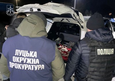 "Вирішував питання з іспитами у сервісному": на Волині затримали жителя Рівненщини "Вирішував питання з іспитами у сервісному": на Волині затримали жителя Рівненщини