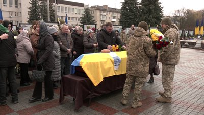 З бійцями Олександром Богомазюком та Віктором Бойком попрощались у Рівному