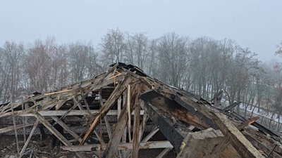 Атака на РДА на Чернігівщині: будівля непридатна для використання після влучання БпЛА Атака на РДА на Чернігівщині: будівля непридатна для використання після влучання БпЛА