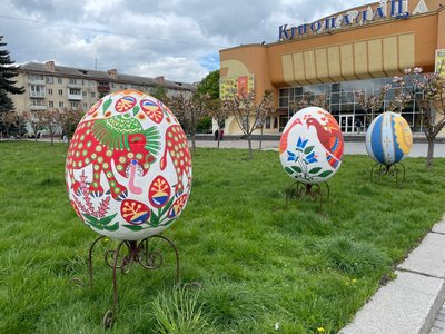 Стало відомо, коли встановлять "Писанковий сад" у Рівному Стало відомо, коли встановлять "Писанковий сад" у Рівному