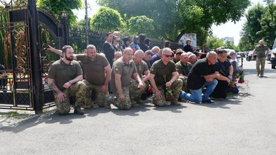 У Мукачеві попрощалися з померлим захисником Анатолієм Гунченком У Мукачеві попрощалися з померлим захисником Анатолієм Гунченком