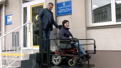 Швачки, підсобні робітники та продавці: на Вінниччині центр зайнятості пропонує 180 вакансій для людей з інвалідністю Швачки, підсобні робітники та продавці: на Вінниччині центр зайнятості пропонує 180 вакансій для людей з інвалідністю