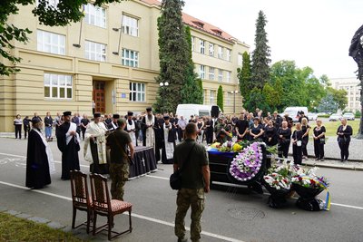 В Ужгороді попрощалися із захисником Віктором Набожним