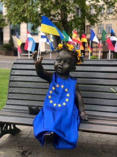 Малюків-засновників Києва одягли у тематичне вбрання Дня Європи Малюків-засновників Києва одягли у тематичне вбрання Дня Європи