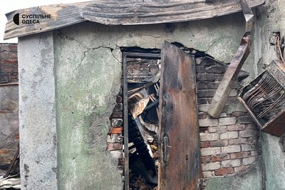 "Все згоріло": подружжя з Одещини розповіло про зруйнований будинок після атаки РФ