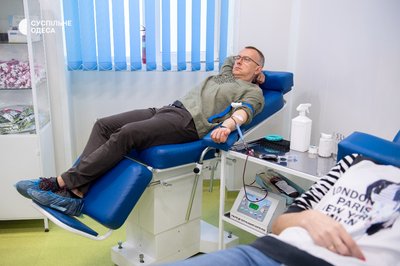 У вишиванках — здавати кров: як в Одесі відзначили День вишиванки У вишиванках — здавати кров: як в Одесі відзначили День вишиванки