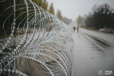 На в'їзді до Сум продовжують зводити фортифікації: що відомо На в'їзді до Сум продовжують зводити фортифікації: що відомо