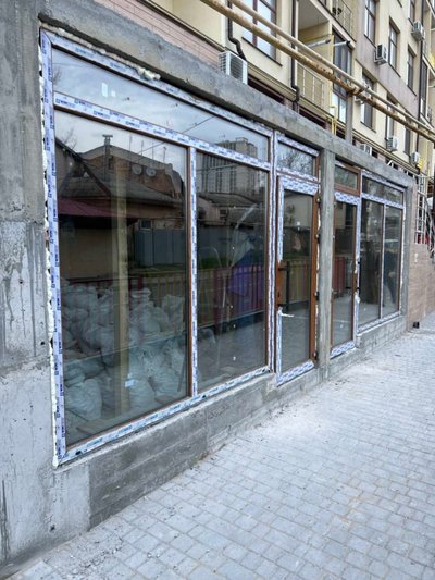 В Одесі демонтували прибудову на Довгій, 1-а, клаб марін В Одесі демонтували прибудову на Довгій, 1-а, клаб марін