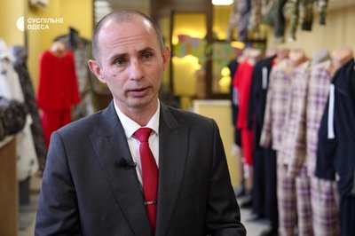 Одяг для військових з важкими пораненнями виготовляють волонтери в Одесі Одяг для військових з важкими пораненнями виготовляють волонтери в Одесі