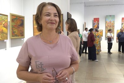 Наталія Дащенко, відвідувачка виставки, виставка картин, виставка Богдана Ткачика, 12 серпня 2026 року
