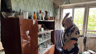Світлана у своїй пошкодженій внаслідок російського удару квартирі Краматорськ Донецька область 25 червня 2025 рік Світлана у своїй пошкодженій внаслідок російського удару квартирі Краматорськ Донецька область 25 червня 2025 рік