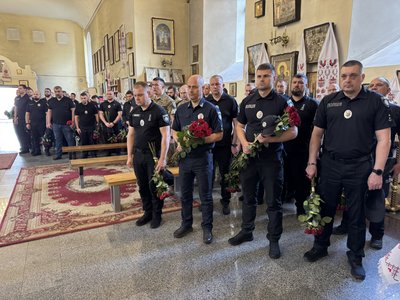 У Полтаві попрощалися із капітаном поліції Віталієм Плетіньом, який загинув на Донеччині У Полтаві попрощалися із капітаном поліції Віталієм Плетіньом, який загинув на Донеччині
