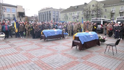 З бійцями Віталієм Балюком та Валерієм Кравчуком попрощалися у Рівному З бійцями Віталієм Балюком та Валерієм Кравчуком попрощалися у Рівному