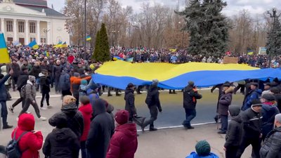 "Страшна річ, коли людину закривають у клітку": українці в окупації про Незалежність