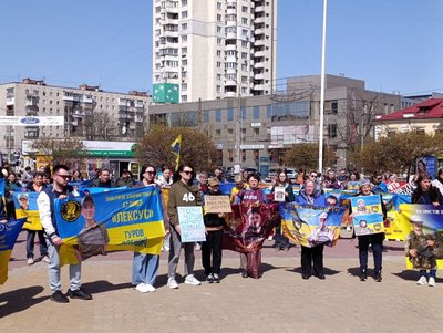 У Хмельницькому відбулася 141 акція підтримки військовополонених У Хмельницькому відбулася 141 акція підтримки військовополонених