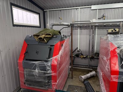 Відновлюють котельню після вибуху: у Кам'янському ліцеї на Рівненщині завершують встановлення нового котла Відновлюють котельню після вибуху: у Кам'янському ліцеї на Рівненщині завершують встановлення нового котла