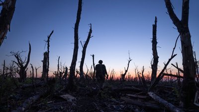 На Docudays UA пройшла прем’єра нового фільму Мстислава Чернова "2000 метрів до Андріївки" На Docudays UA пройшла прем’єра нового фільму Мстислава Чернова "2000 метрів до Андріївки"