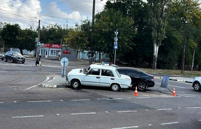 ДТП у Миколаєві: двоє людей травмувались, серед них дитина ДТП у Миколаєві: двоє людей травмувались, серед них дитина