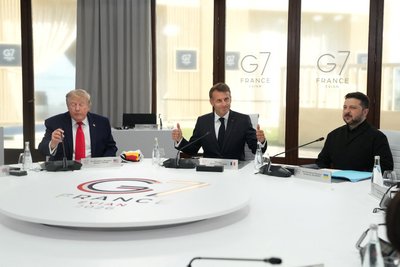 Зеленський прибув на саміт G7 Зеленський прибув на саміт G7
