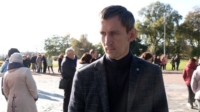 "Був чуйним та добрим лікарем, якого любили пацієнти": у Чернігові попрощалися з Андрієм Мохоньком "Був чуйним та добрим лікарем, якого любили пацієнти": у Чернігові попрощалися з Андрієм Мохоньком