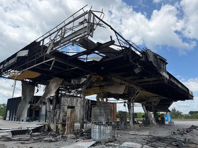 РФ знищила близько 200 АЗС у прифронтових регіонах: чи загрожує Дніпропетровщині дефіцит пального РФ знищила близько 200 АЗС у прифронтових регіонах: чи загрожує Дніпропетровщині дефіцит пального