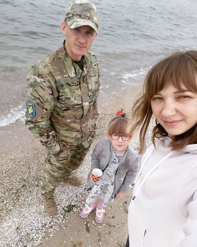 Черга на прощання. Сім'я Карасів Черга на прощання. Сім'я Карасів