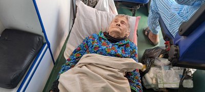 Евакуація люди допомога волонтери жителька Миколаївки Ганна Мирноград Донецька область 21 серпня 2024 рік Евакуація люди допомога волонтери жителька Миколаївки Ганна Мирноград Донецька область 21 серпня 2024 рік