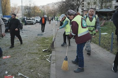 Росія завдала ракетних ударів по Харкову зранку 18 квітня, прибирають Росія завдала ракетних ударів по Харкову зранку 18 квітня, прибирають