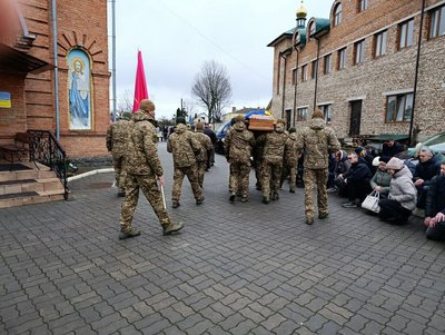 "Захоплювався кіно": у Хмельницькому попрощались з військовим Олегом Вечеріним "Захоплювався кіно": у Хмельницькому попрощались з військовим Олегом Вечеріним