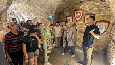80 пенсіонерів безплатно відвідали музейний простір "Окольний замок" у Луцьку 80 пенсіонерів безплатно відвідали музейний простір "Окольний замок" у Луцьку