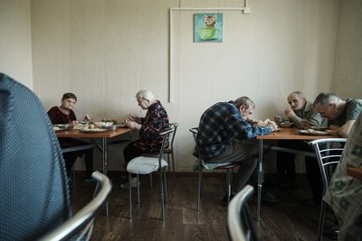 Пенсіонери, які продивають у Центрі надання соціальних послуг у Козіївці Пенсіонери, які продивають у Центрі надання соціальних послуг у Козіївці