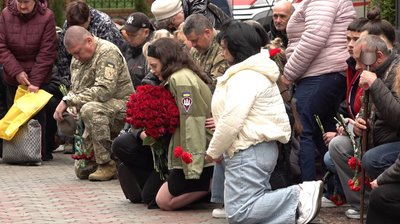 У Черкасах в останню путь провели двох військових, яких рік вважали безвісти зниклими