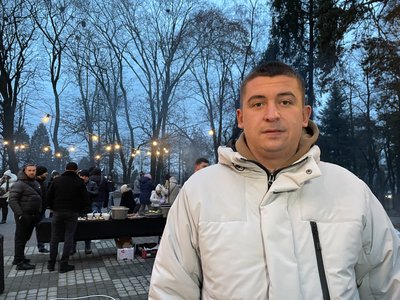 "Дім Воїна" Микола Крошний, ялинка, польова кухня "Дім Воїна" Микола Крошний, ялинка, польова кухня
