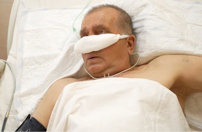 "Одразу зрозумів, що ноги немає". На Дніпропетровщині лікують пораненого під час обстрілу Донеччини чоловіка "Одразу зрозумів, що ноги немає". На Дніпропетровщині лікують пораненого під час обстрілу Донеччини чоловіка