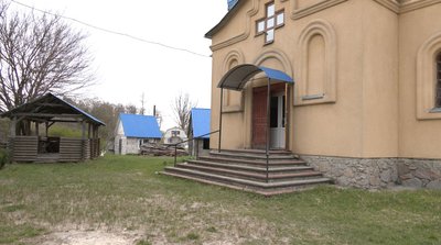 Без ікон та майна: у селі на Черкащині громада самостійно відновлює церкву після переходу в ПЦУ Без ікон та майна: у селі на Черкащині громада самостійно відновлює церкву після переходу в ПЦУ